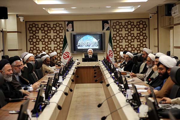 مبنای عمل حوزه در برخورد با اپیدمی ویروس کرونا حرکت براساس کار کارشناسی است