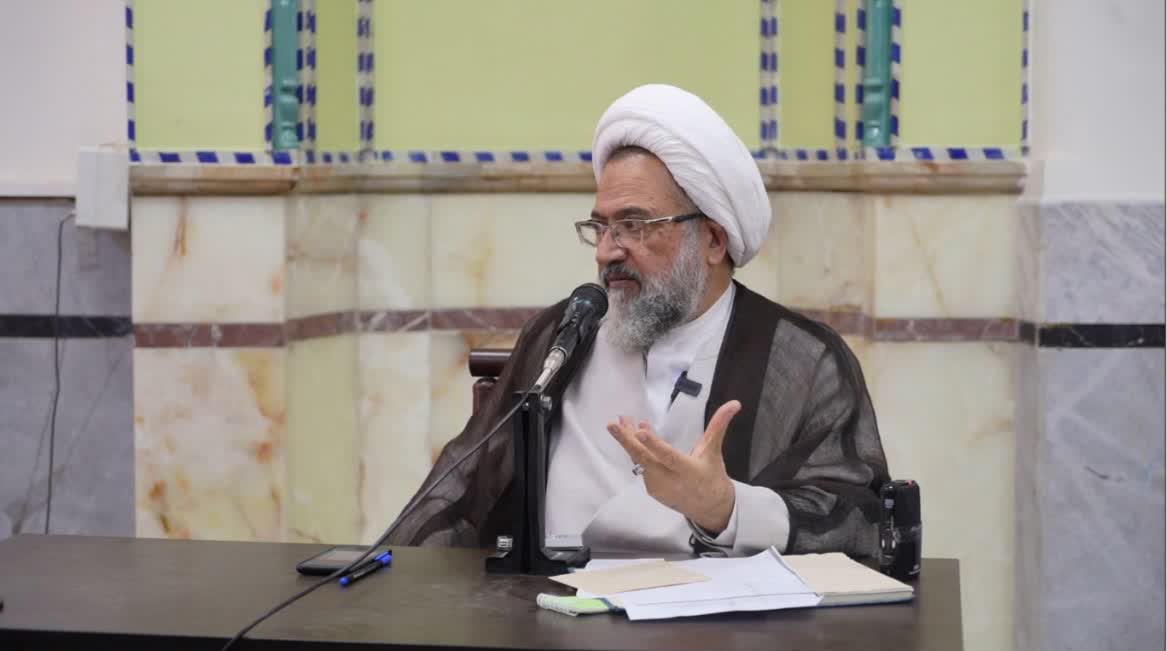 تحلیل و تبیین پیام رهبر انقلاب به همایش یکصدمین سالگشت بازتأسیس حوزه‌ی علمیه‌ی قم / دفاع از میراث فقهی با عقلانیت و نشاط علمی
