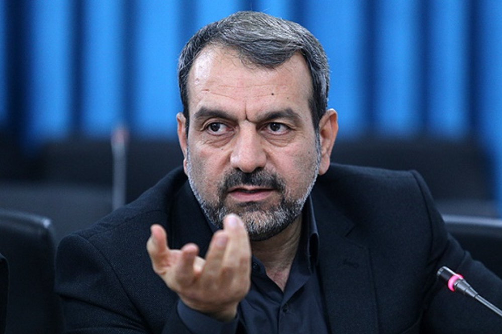رهبر انقلاب با افزودن صفت «مقدس» به اتحاد آن را از سطح سیاسی به مرتبه‌ای اعتقادی ارتقا دادند / دلالت‌های کمی و کیفی تعبیر «اجتماع عظیم»