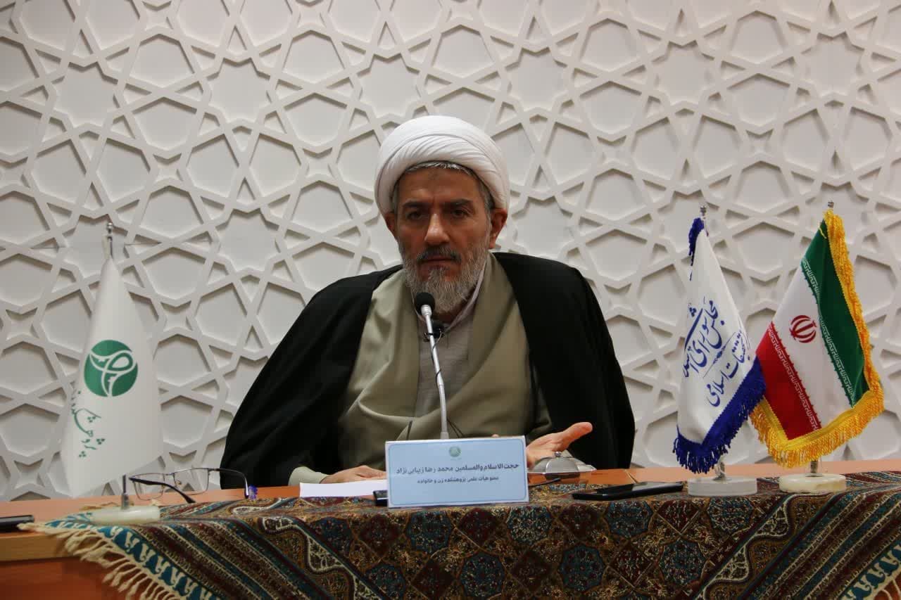 تمرکز بر کنترل پوشش، ساده‌سازیِ بحران فردگرایی و نظام تربیت ناکارآمد