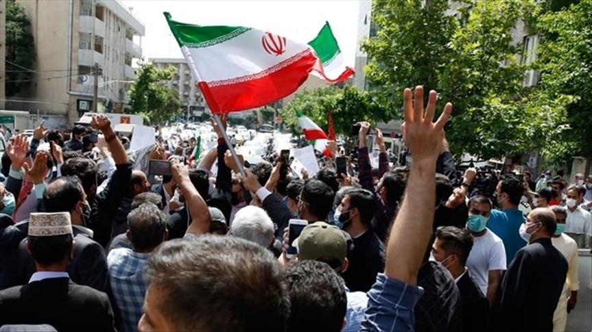 چگونه حکمرانی پاسخ‌گو می‌تواند خشم اجتماعی را به اصلاح تبدیل کند؟