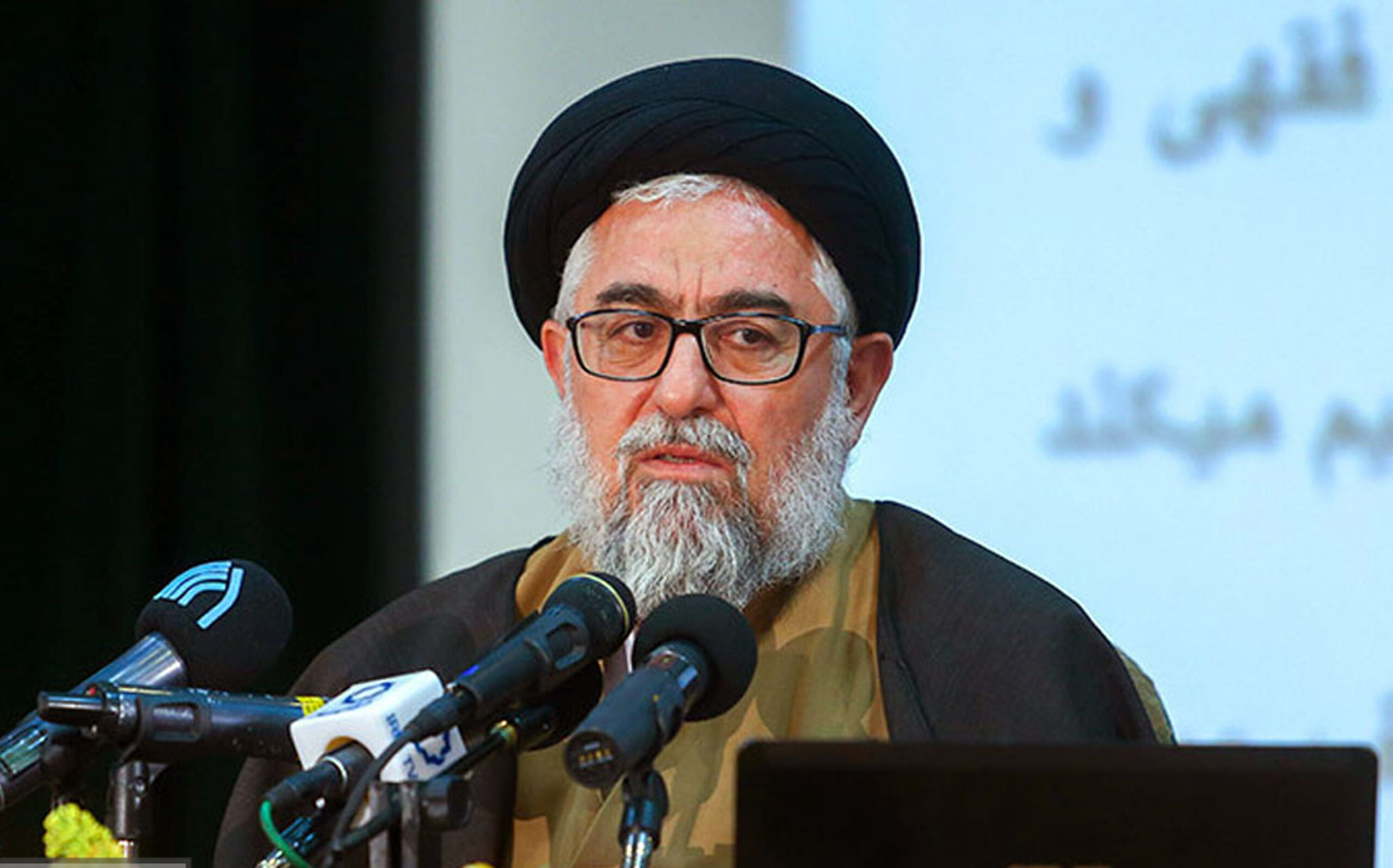 مبانی خدا شناختی اقتصاد اسلامی / مفهوم و جایگاه توحید و آثار آن در اقتصاد