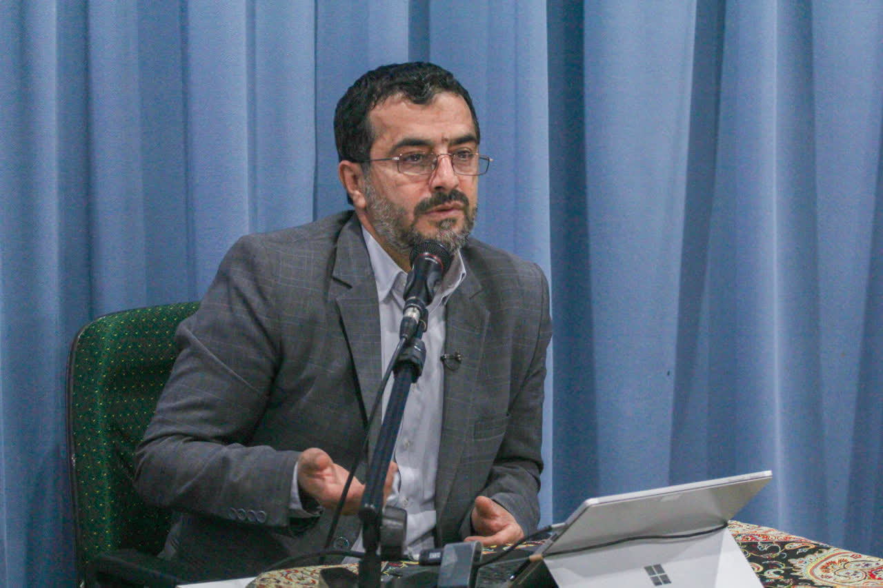 سیاست‌های اقتصاد مقاومتی باید از حالت پدافندی به حالت آفندی تغییر رویه دهد