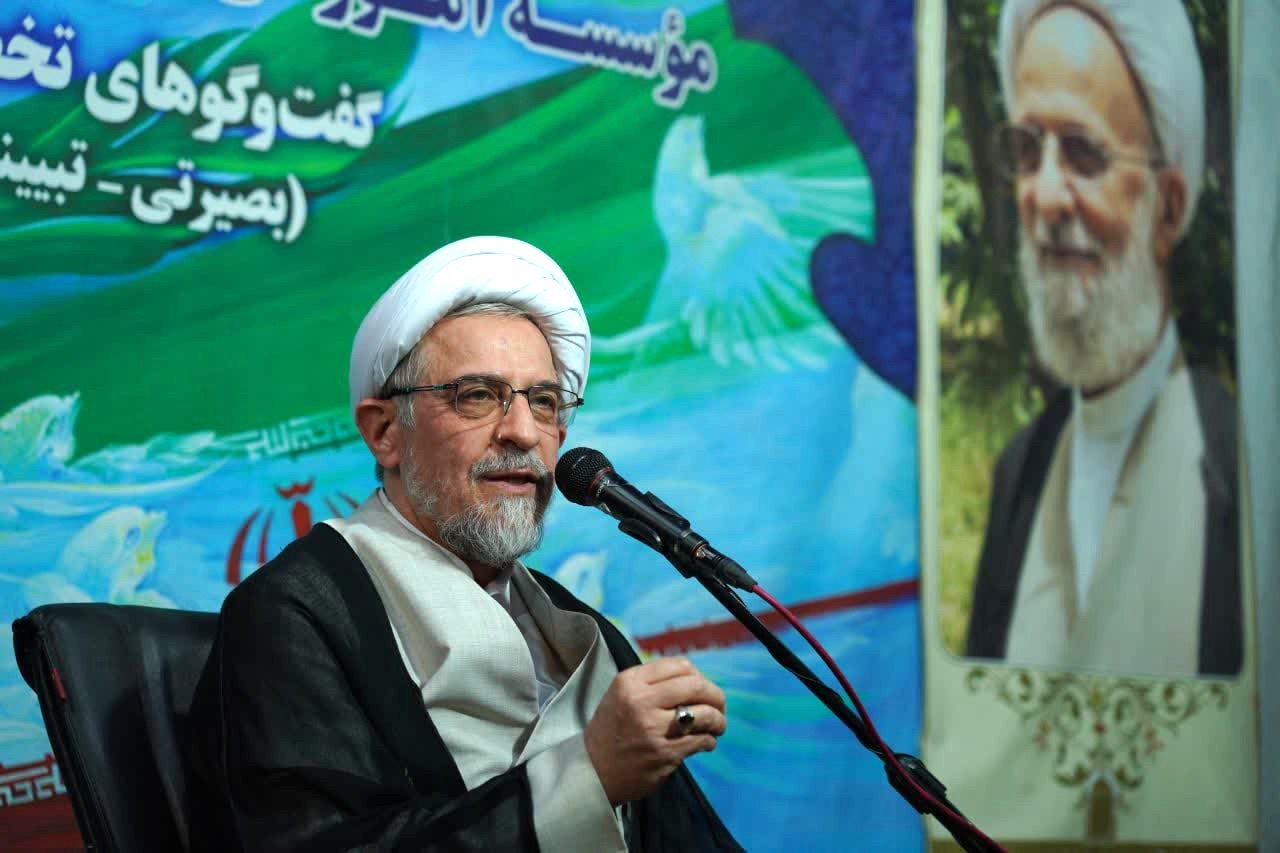 نظریه‌های جامعه‌شناسی و روان‌شناسی سکولار، منشأ بدفهمی از دفاع مقدس سوم
