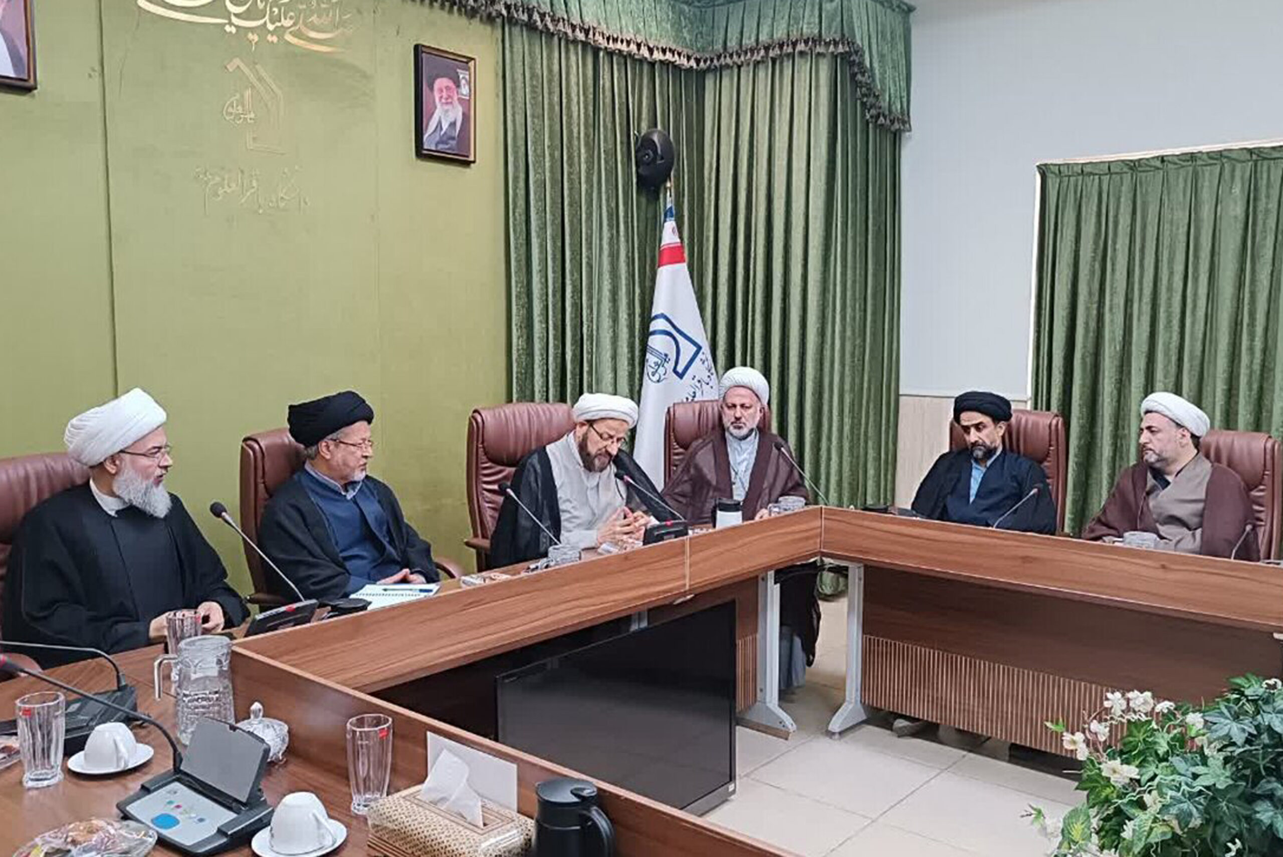 زمان پایان دخالت متخصصان رشته‌های فنی و پایه در سیاست‌گذاری علوم انسانی فرا رسیده است
