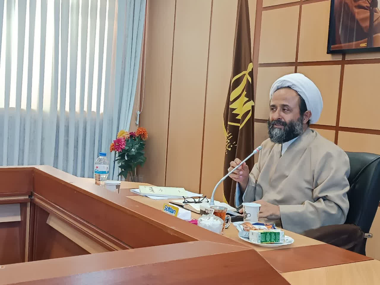 آیا تفاوت‌های زن و مرد مانع حضور اجتماعی زنان است؟ / تبیین دیدگاه علامه جوادی  علامه جوادی آملی و بازخوانی مسائل زن در جهان معاصر